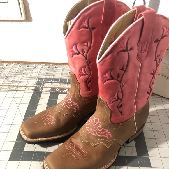 Shoes - Cowboy boots